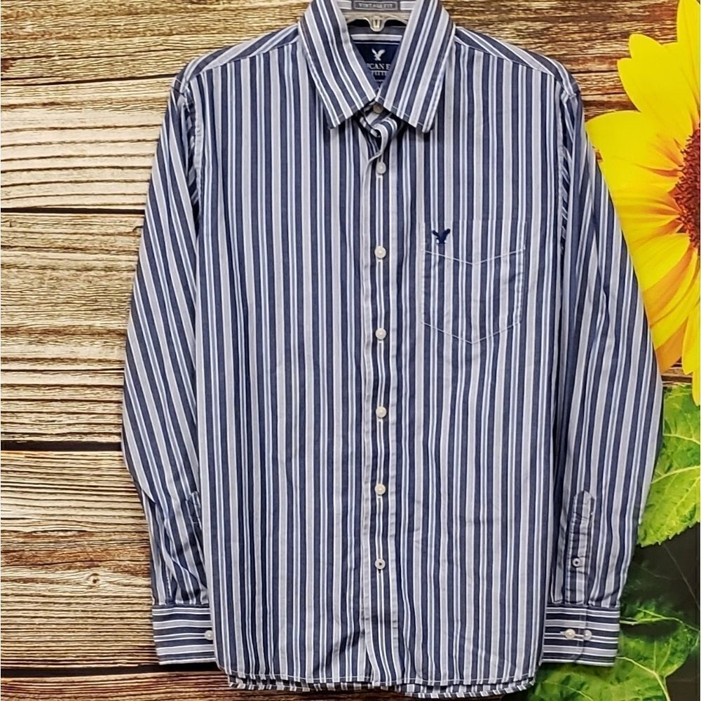 American Eagle Long Sleeve blue/ white shirt